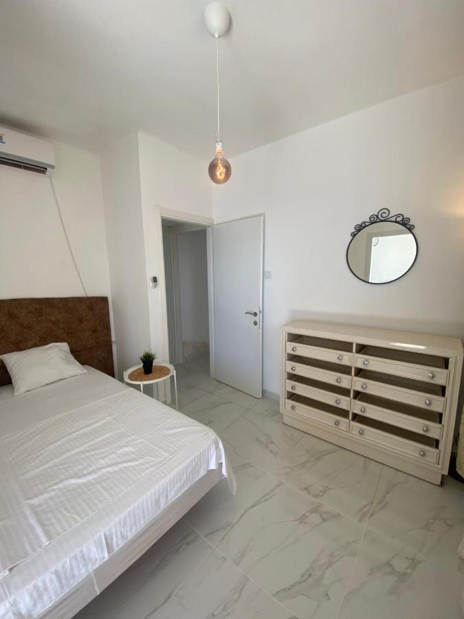 Apartment Oskar Beach 바트얌 외부 사진